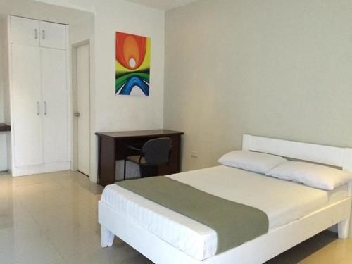 Night & Day Inn Legazpi Extérieur photo
